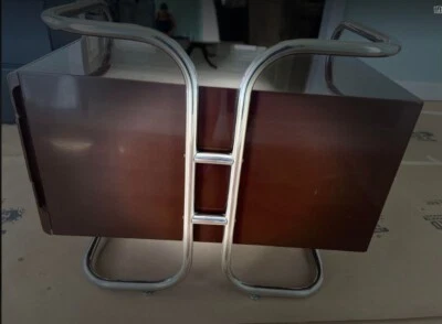  Cajones de escritorio Leon Rosen de laca de chocolate tubular acero Pace colección Foto 1 de 4