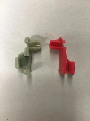 Nuevo clip de manija de puerta trasera con especificaciones originales para GM Chevy Silverado GMC Sierra Foto 1 de 3