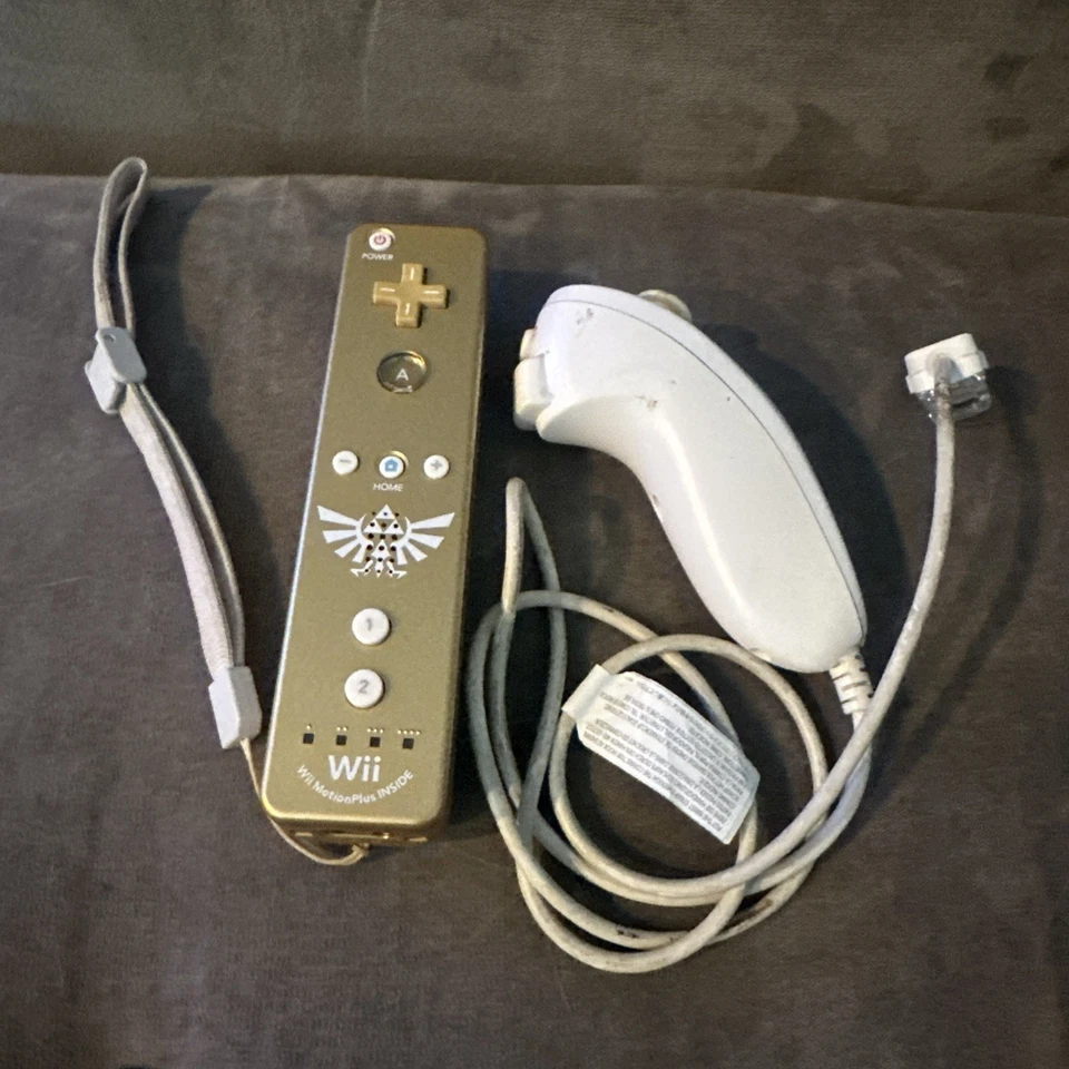 Nintendo Wii Remote Controller RVL-036 Legend Of Zelda Edition - Image 1 of 1