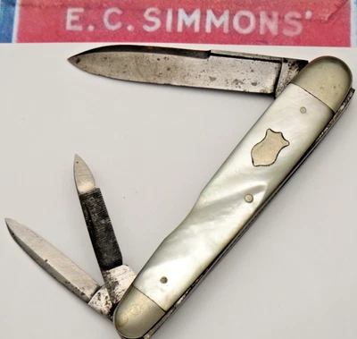 Antique EC SIMMONS ST LOUIS Sleeveboard Whittler Knife - Pearl Handles - Image 1 of 4
