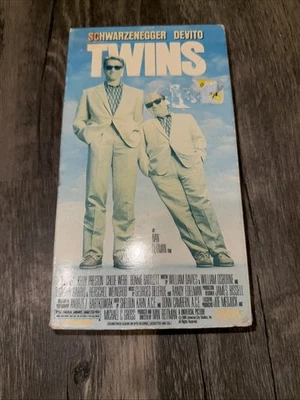 Twins (VHS, 1996) Danny DeVito, Arnold Schwarzenegger Good Cover Faded - Image 1 of 2
