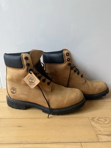 Timberland Men's 6 Inch Boots Size 9.5 Black Soles - Picture 1 of 8