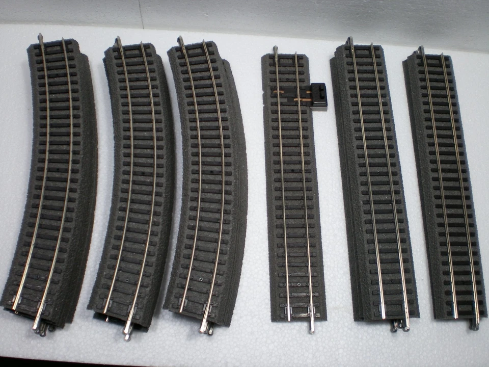 PIKO Ho 1.87 (796) Tracciato Ovale cm.158x88-Binari con massicciata Assemblata - Immagine 1 di 4