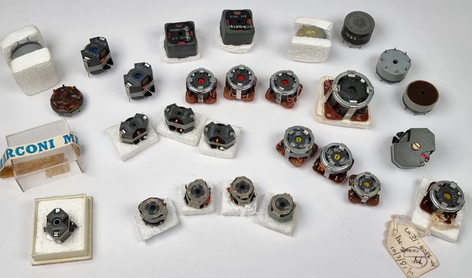 Job Lot Vintage Audio RF Coils Pot Core Inductors Military Radio Choke MOD x27 - Image 1 of 4