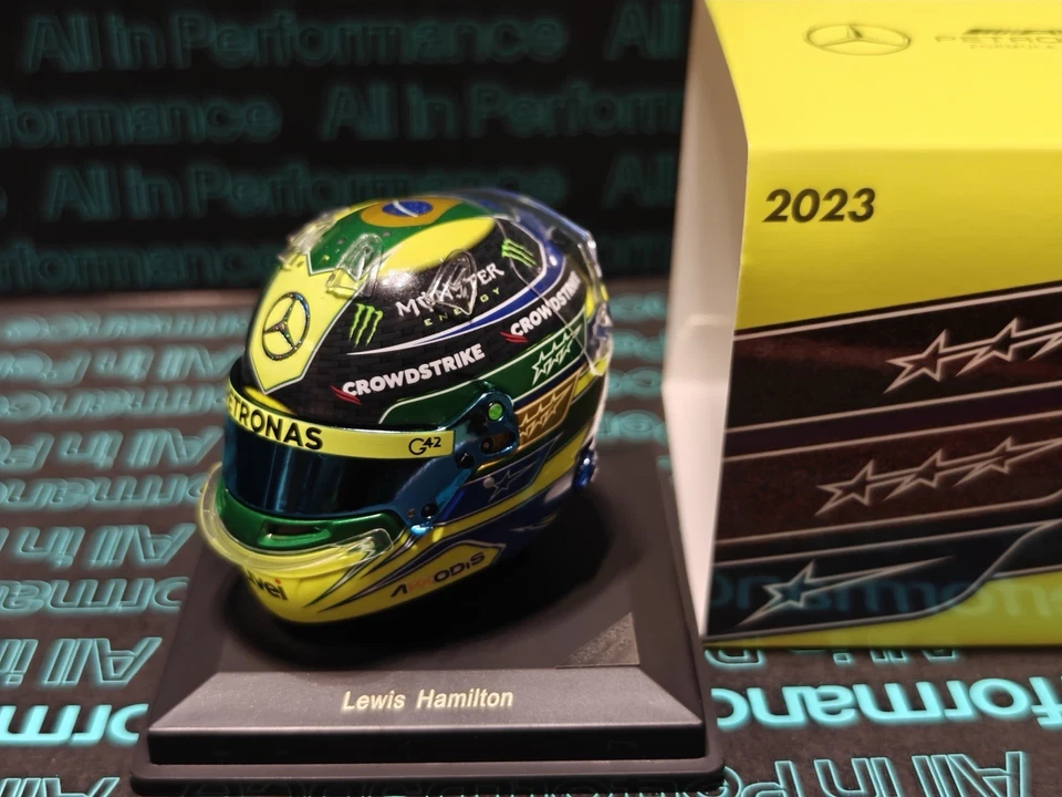 Spark 1/5 casque Hamilton Brazilian GP 2023 numeroté  - Photo 1/4