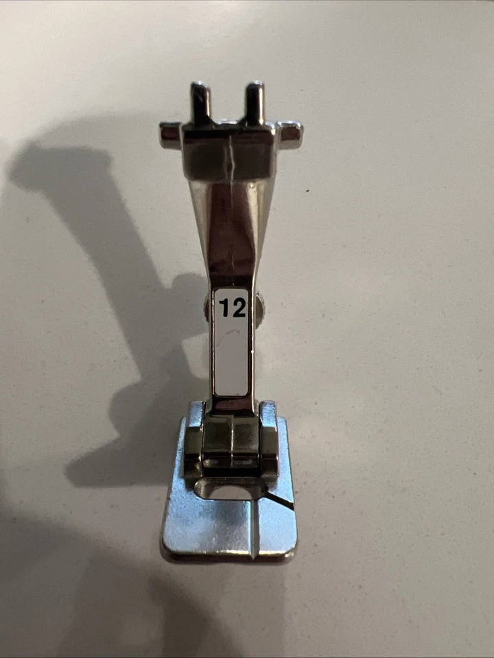 Bernina #12 pé de tubulação de trança - estilo antigo - Imagem 1 de 1