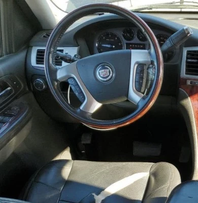 2007-2010 Cadillac Escalade LH Driver Steering Wheel Airbag OEM - Image 1 of 3