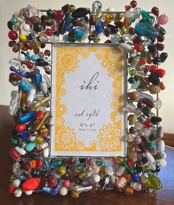 Nuevo marco de fotos multicolor con cuentas de vidrio tono plateado IHI atado a mano de 4" x 6" Foto 1 de 4