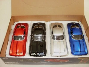 JADA TOYS BIGTIME MUSCLE 1/24 1963 CORVETTE STINGRAY SET 4 PEZZI CON DISPLAY BOX - Foto 1 di 12