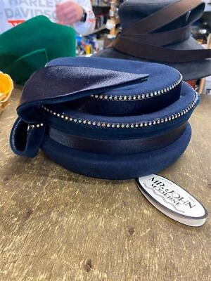 SOMBRERO MODERNO MR JOHN TERCIOPELO JOYAS APILADAS AZUL ELEGANTE MUJER BONITA ETIQUETA ART DECO Foto 1 de 4