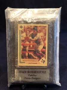 Placa de tarjeta de novato de Iván Rodríguez (HOF) 1991 mazo superior - Imagen 1 de 2