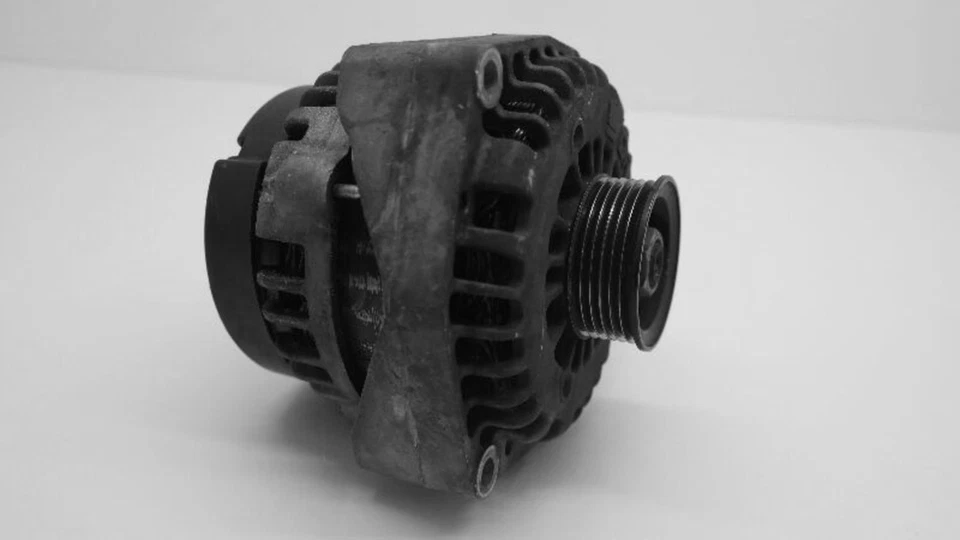 二手发电机适合:2013 凯迪拉克凯雷德 esv 160 安培可选 KW1 A 级 — 第 1/1 张图片