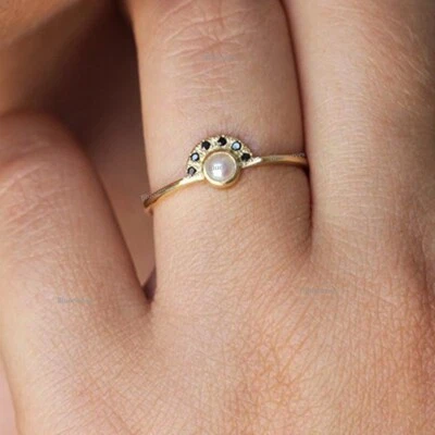 Anillo mini corona de boda de oro amarillo sólido de 14 k con perlas reales y diamantes negros Foto 1 de 4