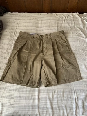 ST JOHNS BAY men’s Size 38 Beige Pleated Front Bermuda Shorts - Image 1 of 4