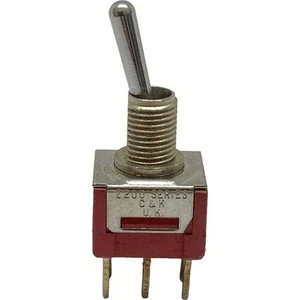 Interruttore di commutazione Z200 C&K DPDT ON-ON 2,5A/125Vac 1,5A/250Vac - Foto 1 di 2