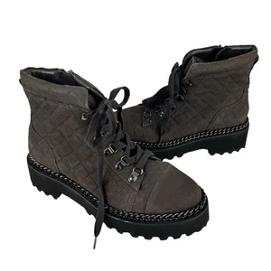Vince Camuto 9 Maissa Brown Leather Quilted Chain Embellished Combat Ankle Boots - Picture 1 of 11