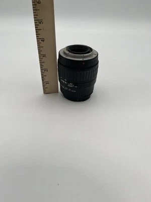Sigma Zoom 28-90mm 1:3.5-5.6 Macro Lens - Pre-Owned Untested - Image 1 of 4