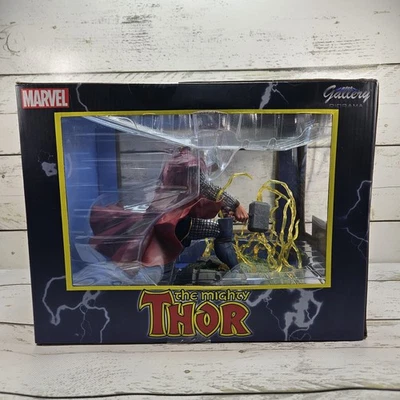 Figura estátua de PVC Diamond Select Marvel Gallery Diorama The Mighty Thor 2022 9" - Imagem 1 de 4