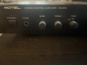 Preamplificador estéreo Rotel RC-972 con control remoto - Imagen 1 de 2