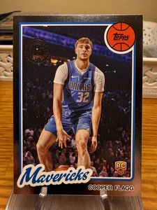 2025 Topps Cooper Flagg Foil Rookie 45th Anniversary SP Dallas Mavs #80BK-51 RY - Bild 1 von 2