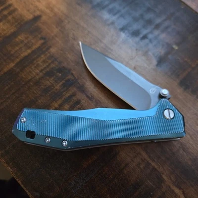 Cuchillo Plegable Gerber EAB Lite Hoja de Acero Inoxidable Mango de Aluminio Azul Foto 1 de 4