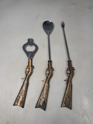 Juego de herramientas de bar de colección pistola decorativa hombre cueva bar lote Foto 1 de 4