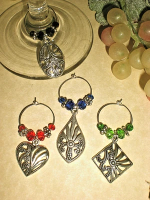 Juego de 4 dijes marcadores de copa de vino de plata tibetana estilo marcasita gran idea de regalo Foto 1 de 2