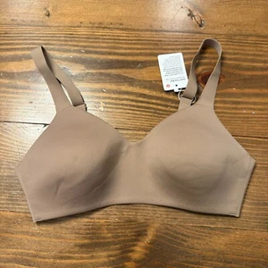 NWT Lululemon Hold True Wireless Sports Bra Size 32C Yoga Run Adjustable - Picture 1 of 6
