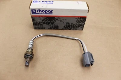 Mopar 04686154AB Upstream Oxygen Sensor for 1998-1999 Neon, 1999 Grand Caravan - Image 1 of 4