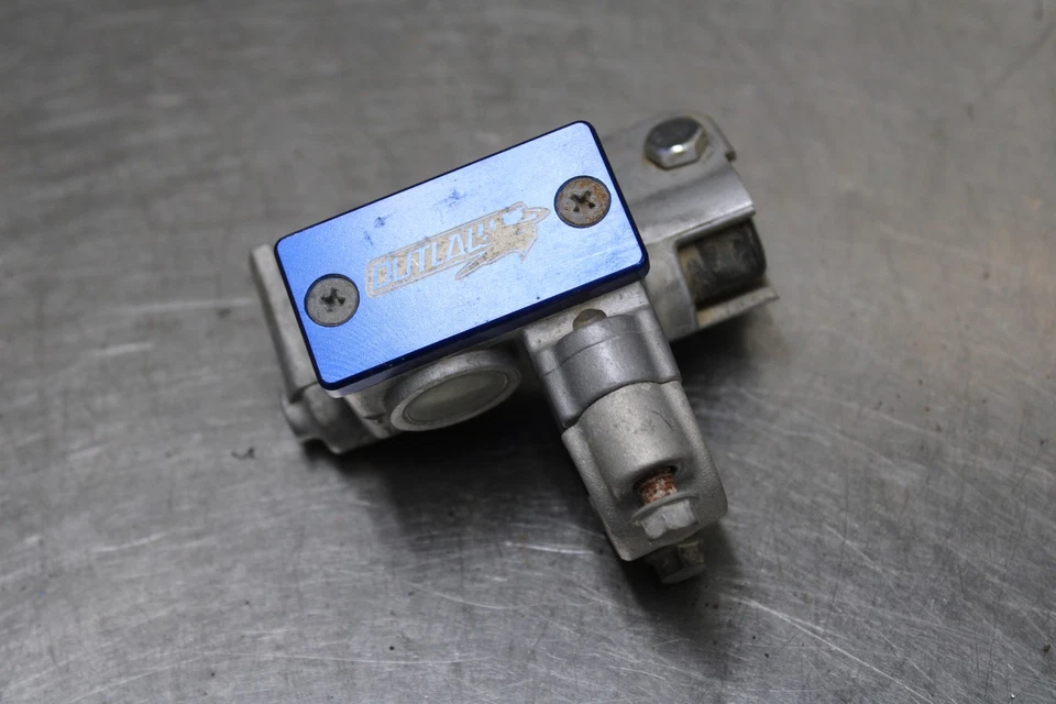 01-13 KAWASAKI KX85 FRONT BRAKE MASTER CYLINDER Foto 1 de 4