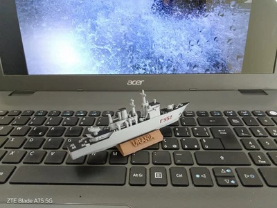 Modello Nave Marina Militare Corvetta classe Minerva URANIA F552 1:650 - Immagine 1 di 4