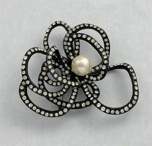 HATTIE CARNEGIE Vintage Pave' Rhinestones Large Pearl Freeform Flower Brooch Pin - Picture 1 of 5