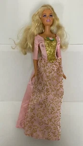 Barbie Erika als Prinzessin Anneliese aus Die Prinzessin und der Bettler 1999 - Bild 1 von 11