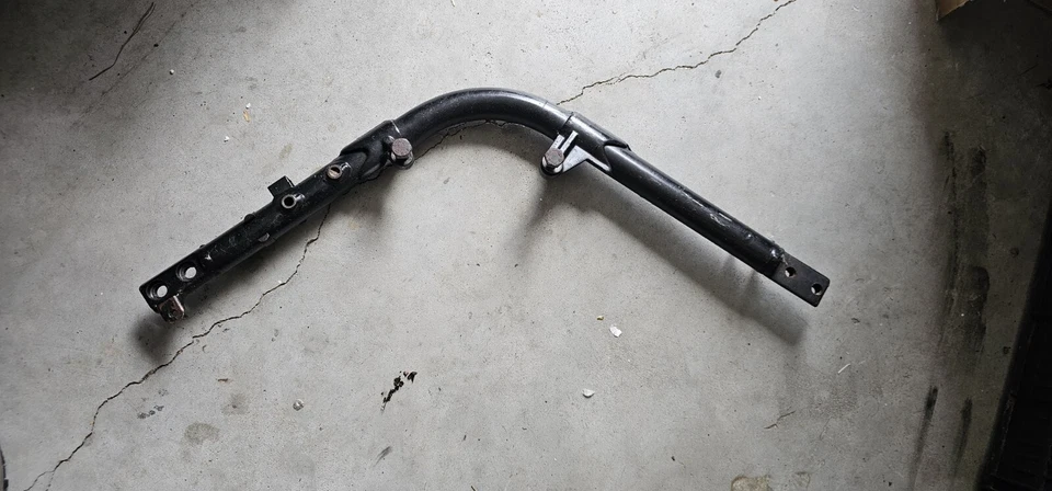 Tubo de tubo de motor de submarco lateral derecho Kawasaki Vulcan 750 93 Foto 1 de 1