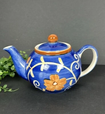 Tetera de cerámica Herman Dodge & Son azul blanco beige floral pintada a mano Foto 1 de 4