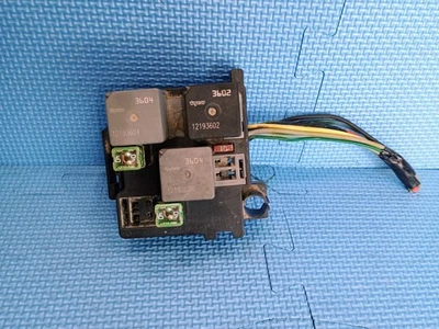 05-07 Chevy Silverado Cooling Fan Fuse Relay Box Sierra Tahoe Yukon Suburban GMC - Image 1 of 4