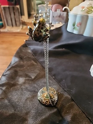 Jeweled Magnetic Frog Photo Message Note Holder - Image 1 of 4