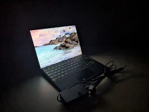 Microsoft Surface Pro X — SQ2 • 16 GB RAM • 1 TB SSD • QHD+ (2880x1920) • eSIM/LTE - Foto 1 di 17