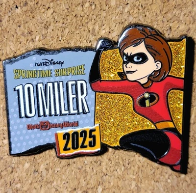 Prendedor comercial Incredibles RunDisney Springtime Surprise Weekend 2025 10 Miler Foto 1 de 4