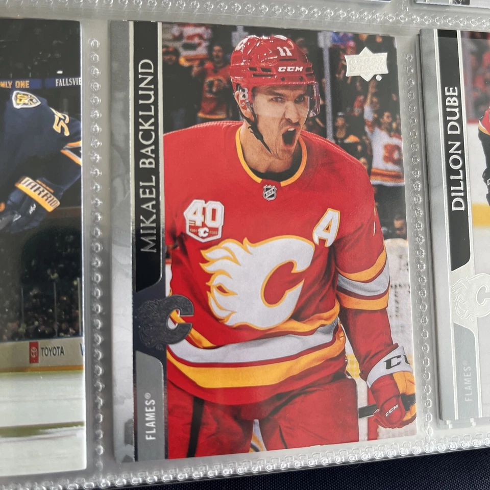 2020-21 Upper Deck Series 1 Mikael Backlund #26 Calgary Flames - Image 1 of 1