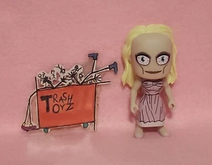 JUNJI ITO COLLECTION KAWAII TITANS MISS FUCHI VINYL FIGURE JAPANESE HORROR ANIME - Picture 1 of 2