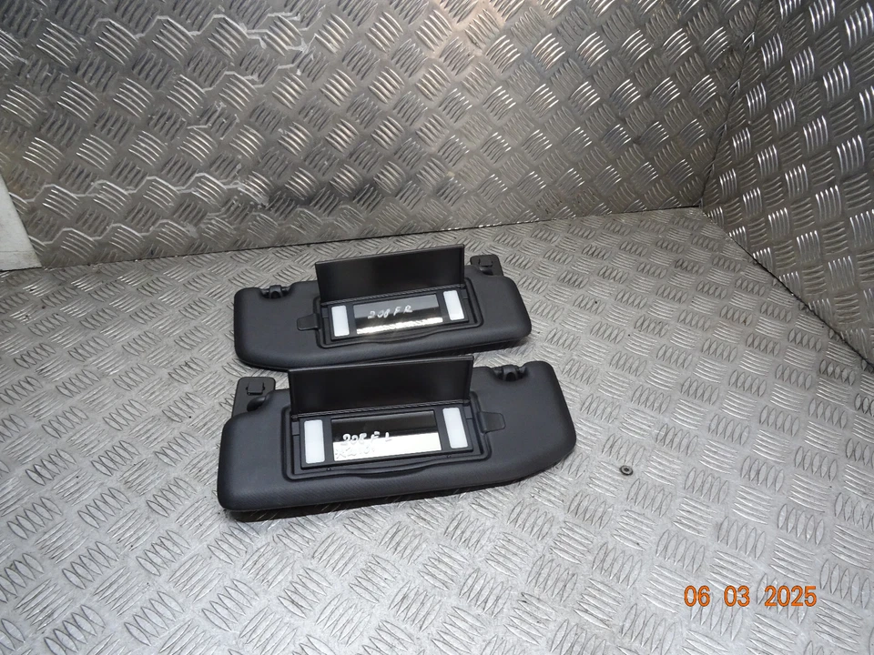 Peugeot 208-e GT-LINE 2020 PL21E EV MK2 5 puertas escotilla par de parasoles * Foto 1 de 4