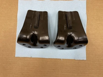 721437. Soporte de parachoques de resorte de hoja izquierda SuperDuty para Ford F250 F350 2017-2025 OEM Foto 1 de 4