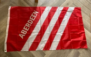 Aberdeen FC Flagge 5 Fuß mal 3 Fuß - Shirt Schal Abzeichen Poster Aufkleber - Bild 1 von 1