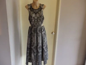 Thurley Lace Print Black White Midi Dress Size 8 Party Cocktail Formal $175 - Picture 1 of 13