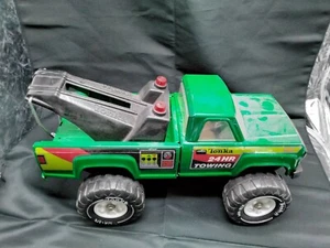 VGC Vintage Tonka 24 HR. Towing Tow Truck Metallic Green Steel & Plastic 70-80's - Picture 1 of 11