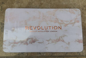 Makeup REVOLUTION London 18 Shade Eyeshadow Palette Forever Flawless