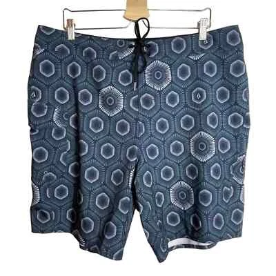 Volcom Men's Size 38 Blue Batik Geometric Print Board Shorts - Image 1 of 4