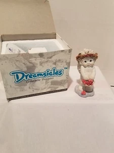 Dreamsicles RARE Angel Cherub LOVE ME DO Holding Basket Full of Hearts DC194 - Picture 1 of 6