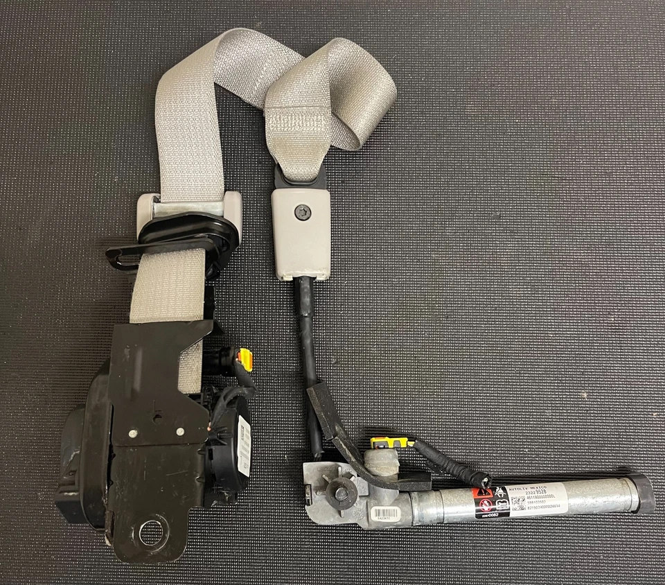 2011 2012 2013 2014 2015 2016 Buick Enclave cinturón de seguridad delantero izquierdo lado del conductor OEM Foto 1 de 4